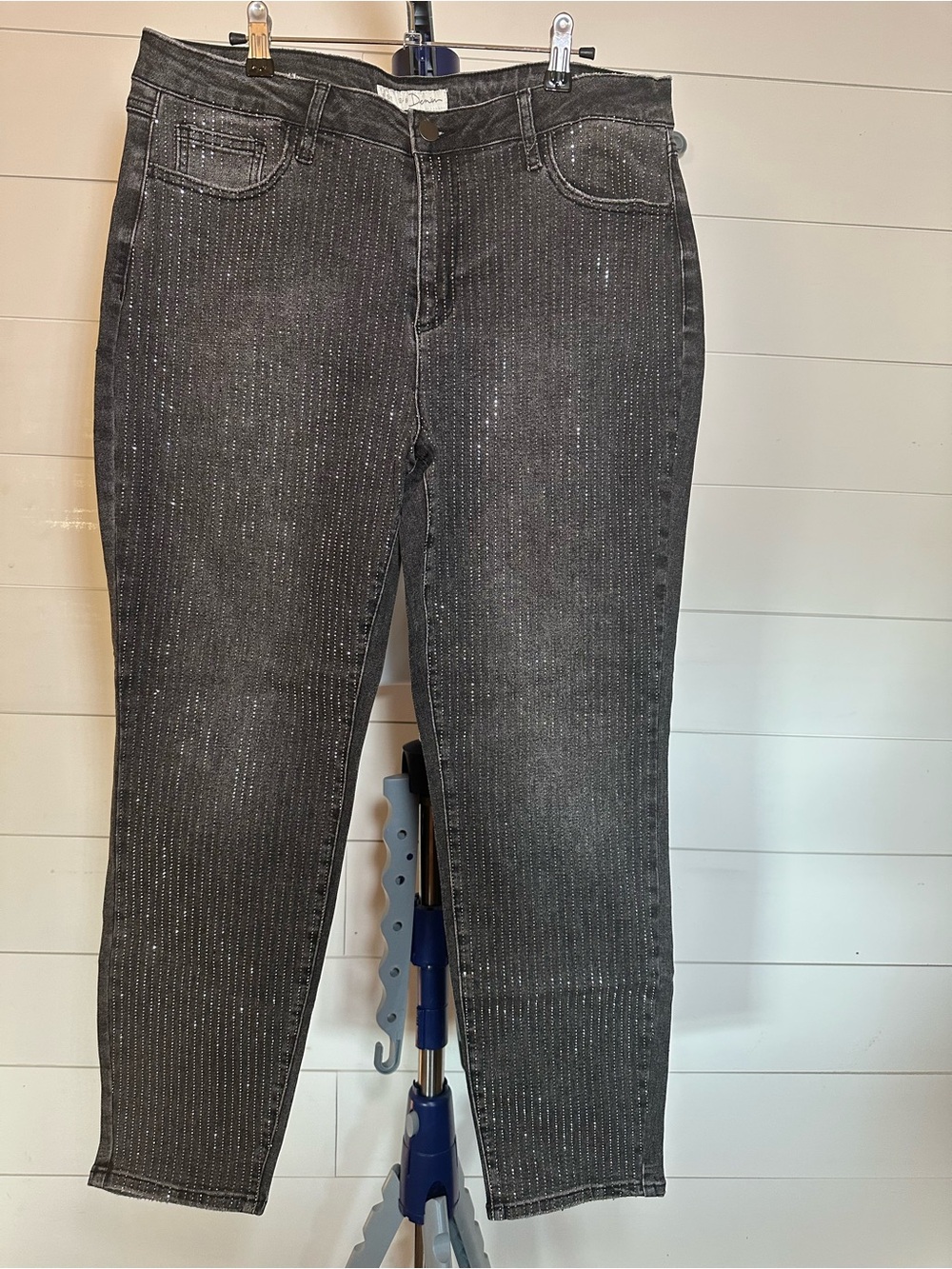 #178 Women's Black Sparkle Slim Jeans